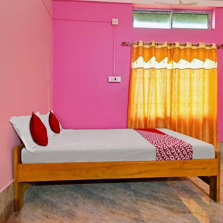 Oyo Flagship The Brahmaputra Homestay Guwahati Buitenkant foto