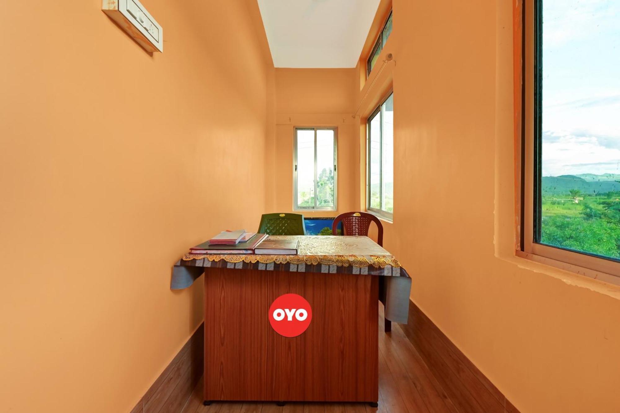 Oyo Flagship The Brahmaputra Homestay Guwahati Buitenkant foto