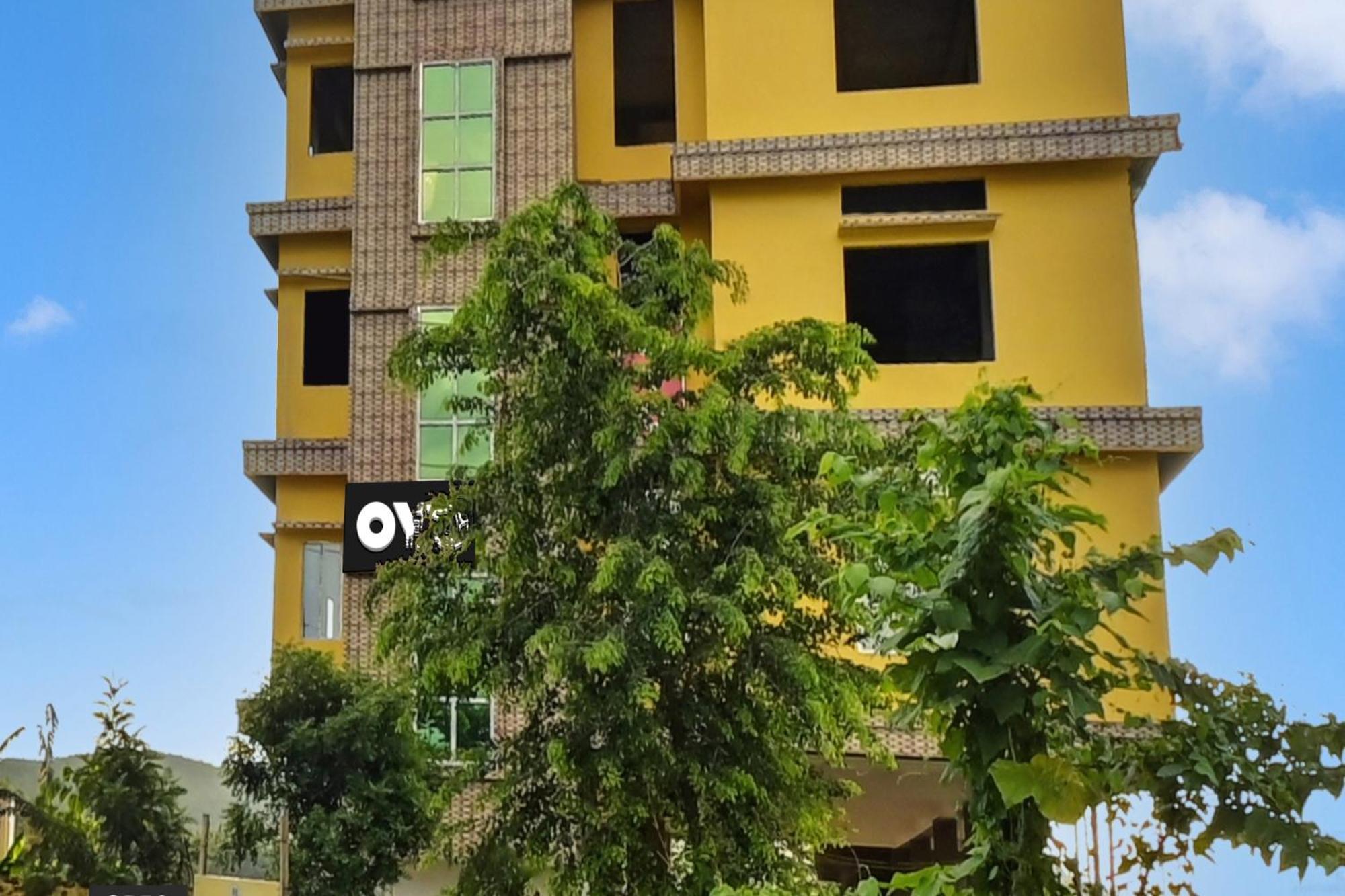 Oyo Flagship The Brahmaputra Homestay Guwahati Buitenkant foto