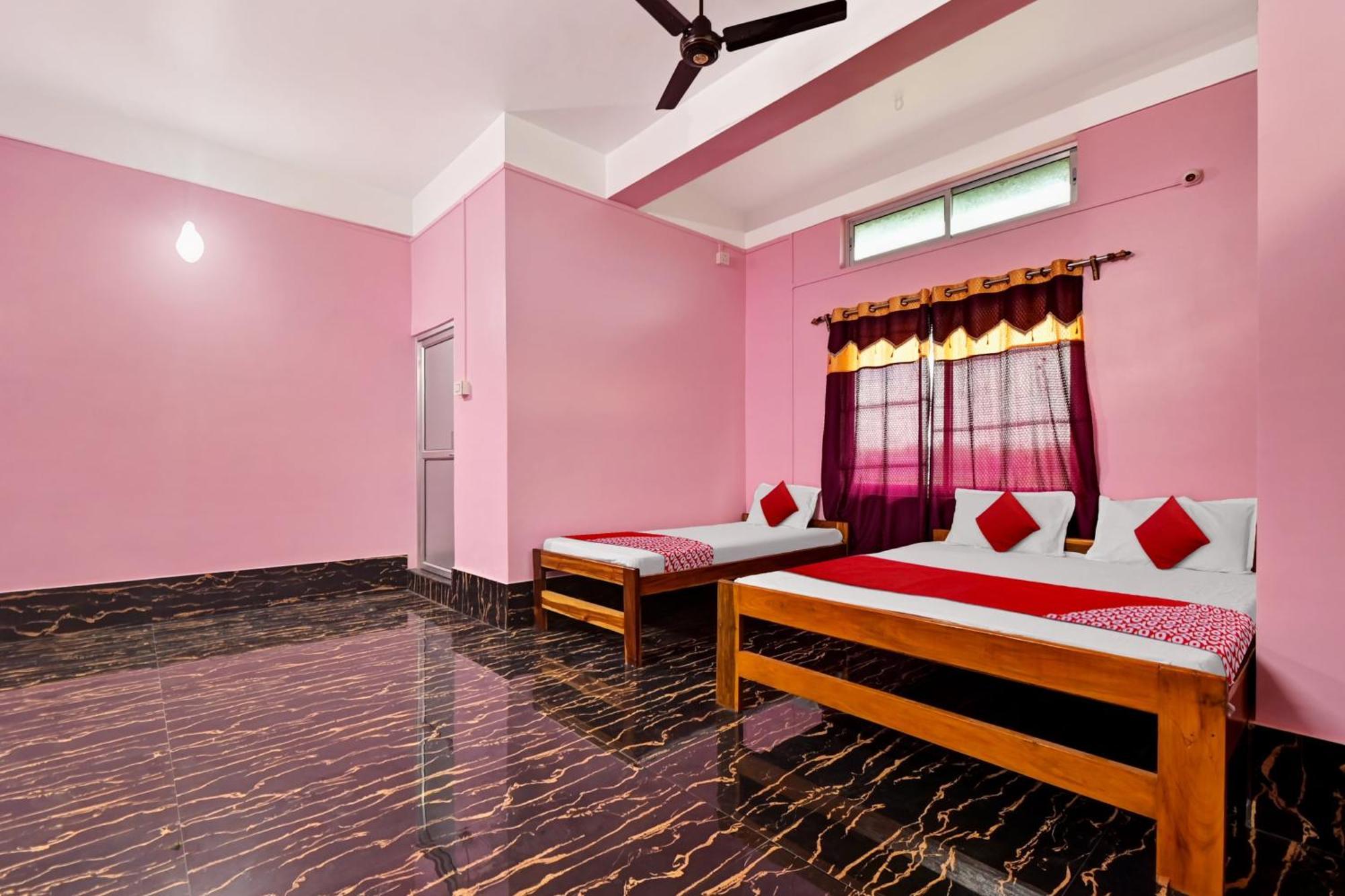 Oyo Flagship The Brahmaputra Homestay Guwahati Buitenkant foto